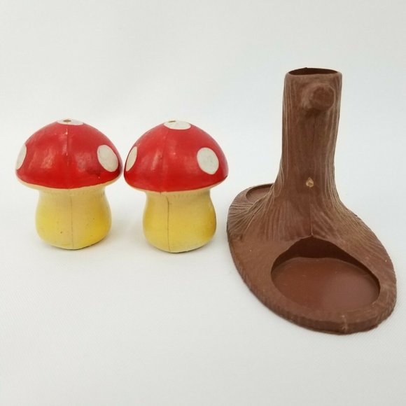 Vintage Polka Dot Mushrooms Salt & Pepper Shakers - Picture 7 of 8